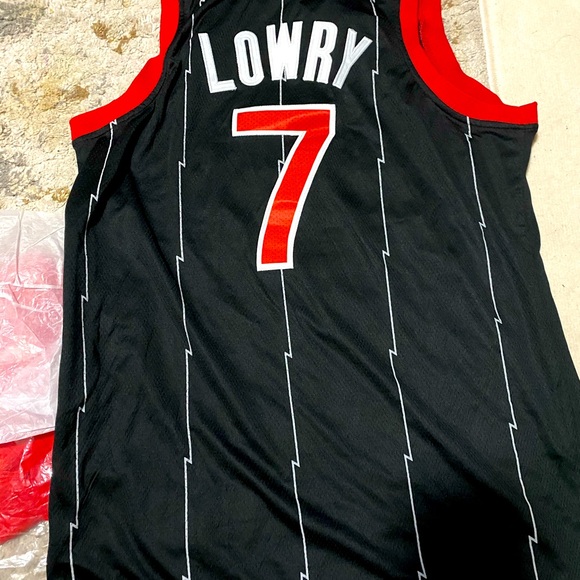 Toronto raptors jersey (7) Kyle Lowry - Picture 2 of 3